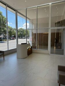 Recepção e hall de entrada - Agência Funerária Maestro Cardim - Consolare