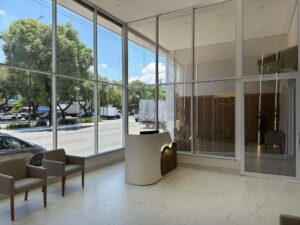 Recepção e hall de entrada 2 - Agência Funerária Maestro Cardim - Consolare